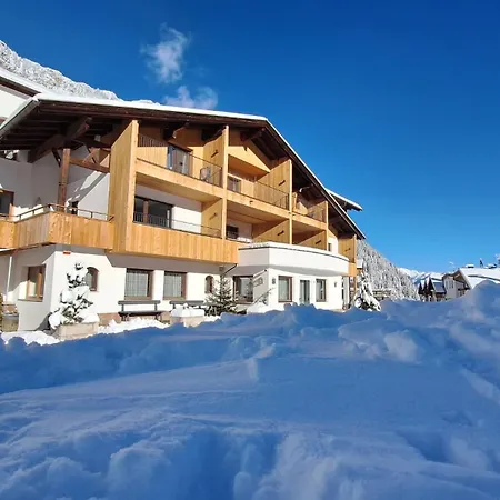 Alpenspitz Appartements - Garni - B&B-3